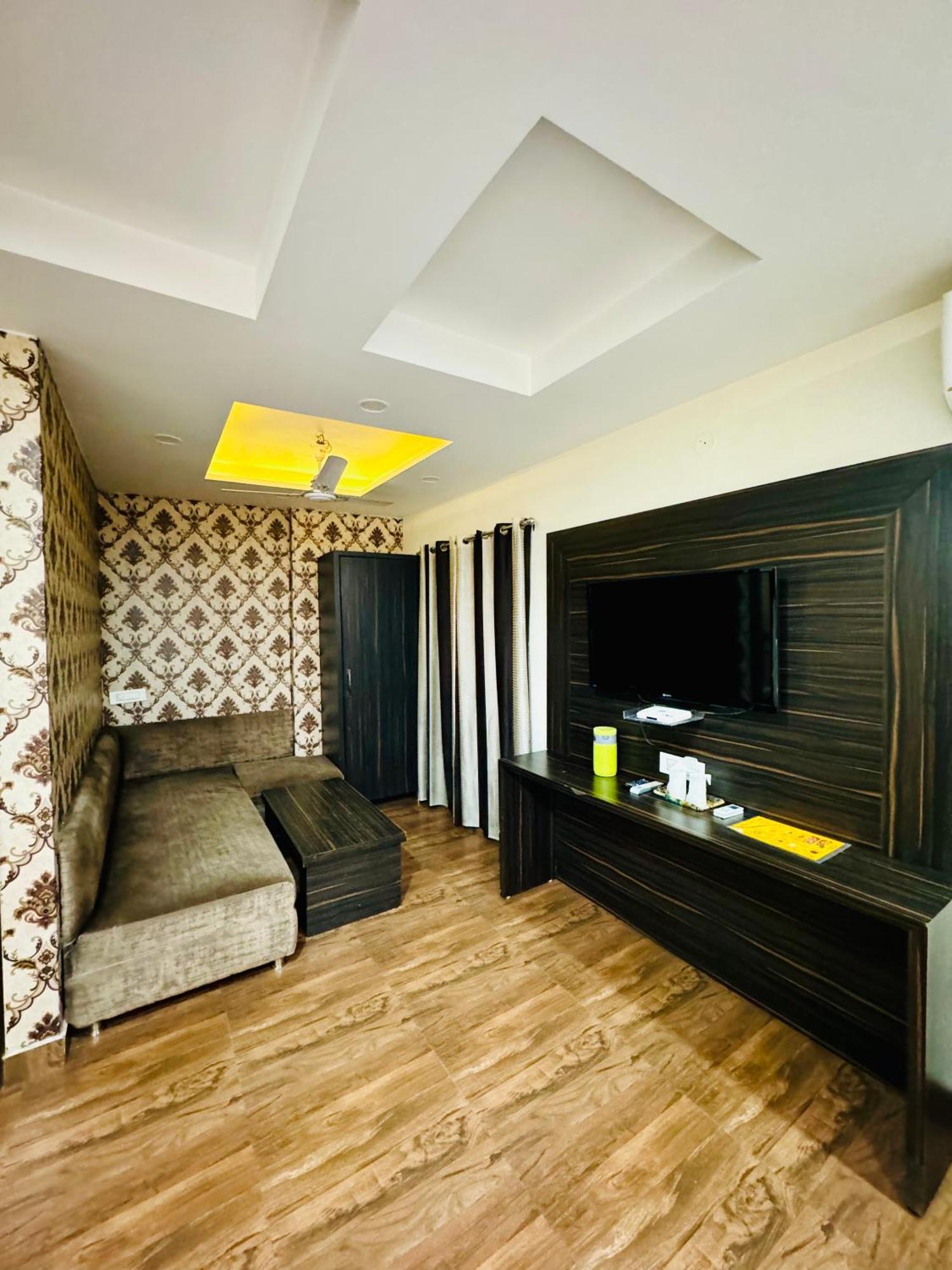 Hotel Kabir Residency Amritsar Exterior photo